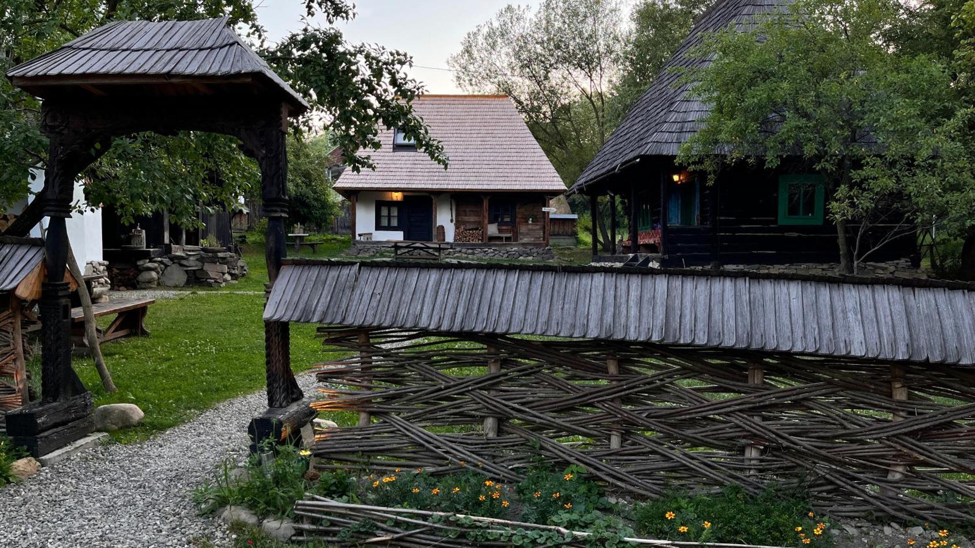 The Village Pension Breb 外观 照片